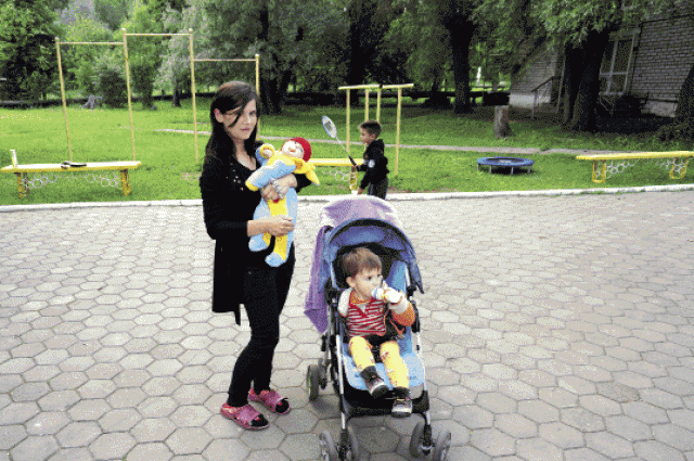 Татьяна Ковтун бежала из осажденного Славянска с двумя детьми.
