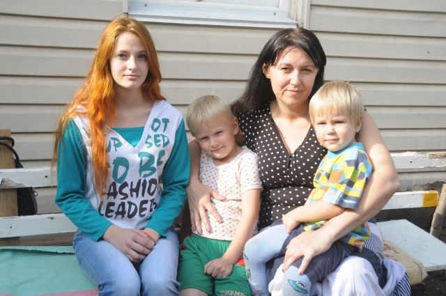 Семья Горнович приехала в Омск с тремя детьми.