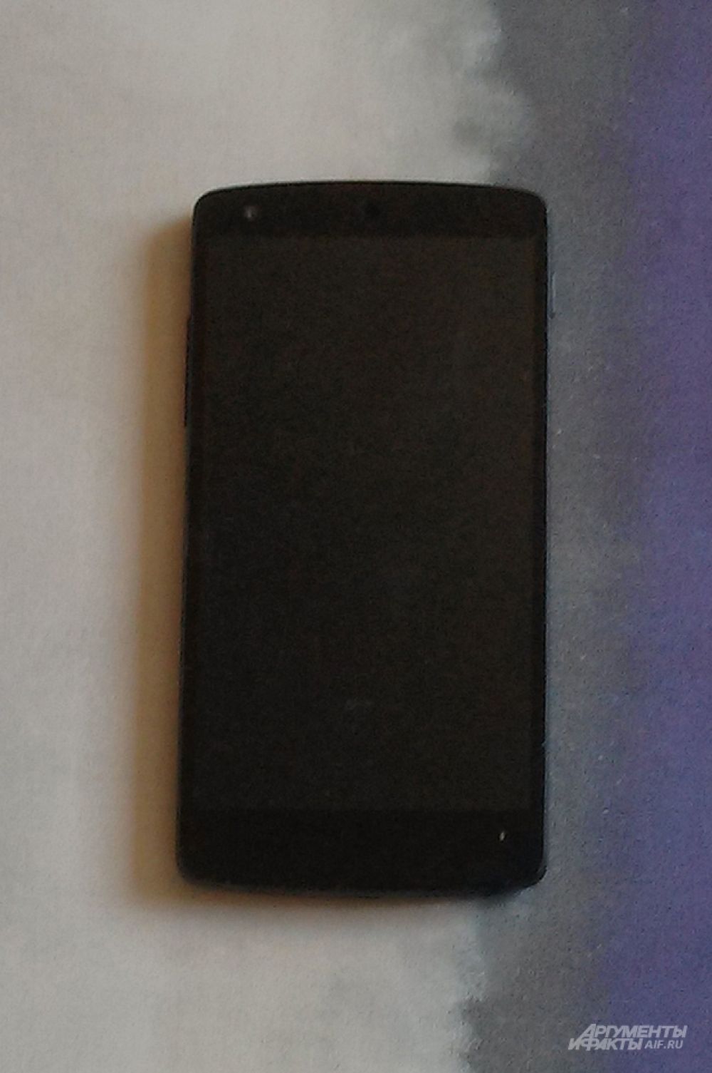 8-мегапиксельная камера Google Nexus 5 на фоне конкурентов может похвастаться доработанной функцией HDR+. Производитель также отмечает четырёхкратный цифровой зум.