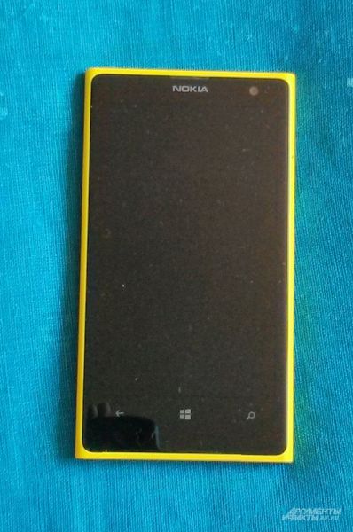 Главной особенностью Nokia Lumia 1020 является 41-мегапиксельная камера с системой оптической стабилизации. Смартфон был представлен в июле 2013 года. В нём двухъядерный процессор Snapdragon S4 и графический чип Qualcomm Adreno 225 GPU. Управляется девайс системой Windows Phone 8.