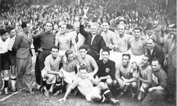 Италия – Венгрия: 4:2. 1938 год. Стадион Стад Олимпик, Франция.