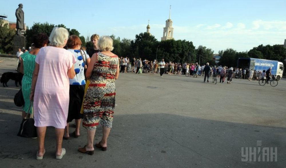 Очередь растянулась на несколько десятков метров