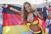 А на этом снимке уже с национальным флагом Германии