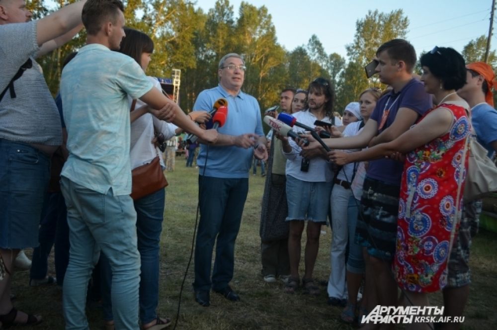 В пятницу фестиваль посетил врио губернатора Виктор Толоконский.