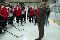 Виктор Назаров встретился с хоккеистами.