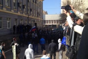 Захват админзданий боевиками