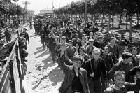Белорусские партизаны возвращаются домой. 1944 год.
