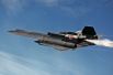 SR-71 Blackbird («Черный дрозд»). Стратегический сверхзвуковой разведчик ВВС США совершил первый полет в 1964 году, а в 1998-м был снят с вооружения. На данный момент этот самолет является самым быстрым в мире: его максимальная скорость составляет более 3 скоростей звука, порядка 3540 км/ч. Программа была засекречена, и о стоимости одного самолета можно только догадываться. Общая цена программы разработки составила порядка 1 млрд долларов.