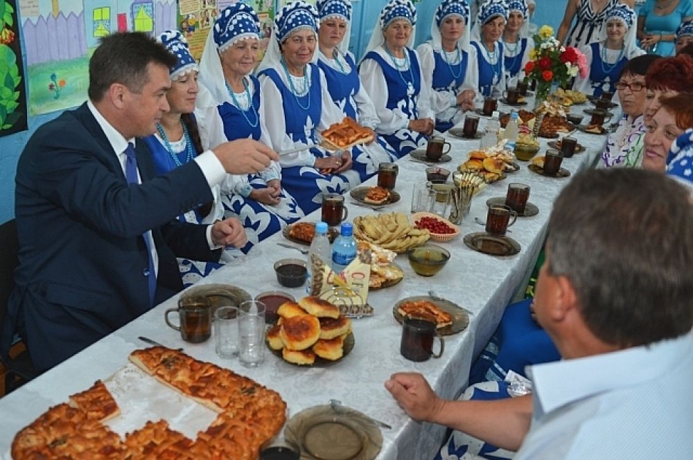 Владимир Миклушевский посетил дом культуры в селе Достоевка.
