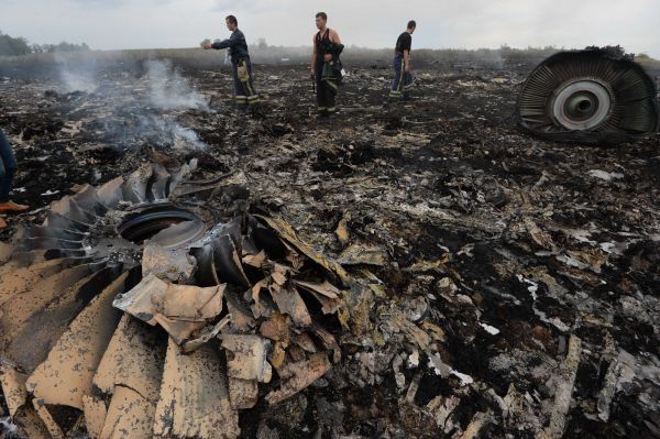 От «Боинг-777» остался только пепел и несколько обломков