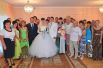 Владимир Миклушевский посетил в Чугуевке и местный ЗАГС. В этот момент здесь проходила свадьба молодой пары. Глава региона поздравил молодоженов с этим важным днём.