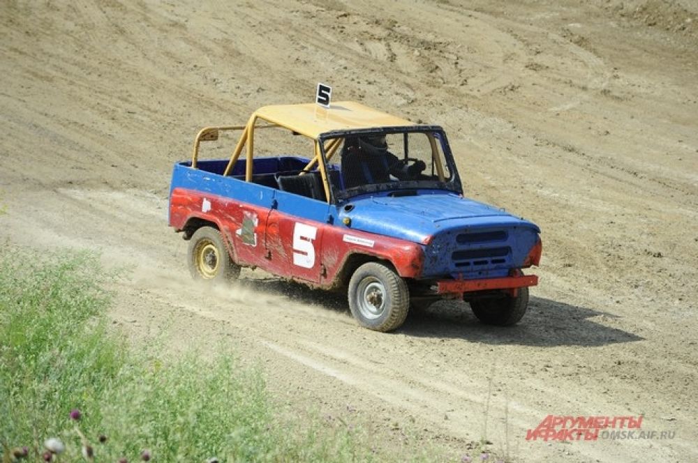 Автогонки прошли в Омске.