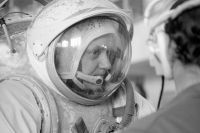 Лётчик-космонавт Светлана Савицкая готовится к полёту в Центре подготовки космонавтов. 1984 год.