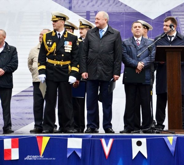 Губернатор Камчатского края Владимир Илюхин поздравил моряков.