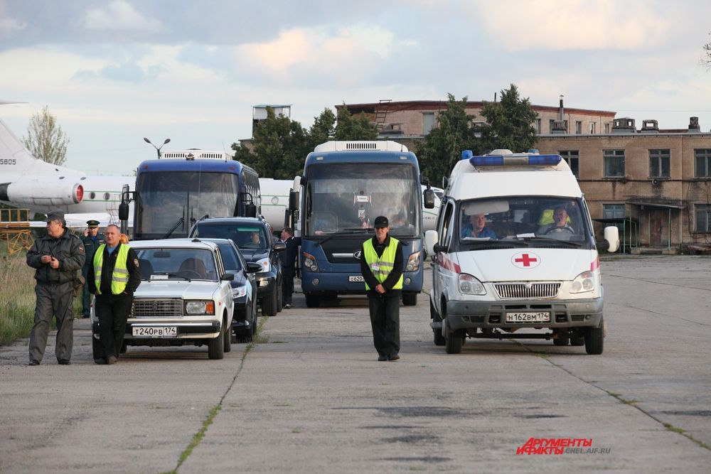 Граждан Украины ждали теплые автобусы.