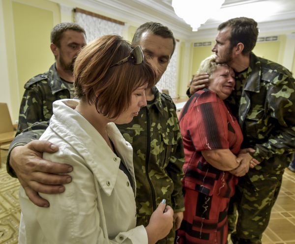Президент Украины Петр Порошенко провел встречу с матерями и женами военных