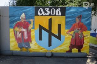 Батальон «Азов» превратил донецкую дачу Януковича в казарму