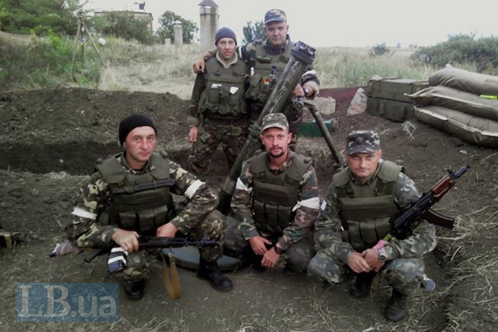 Луганский аэропорт после обстрелов