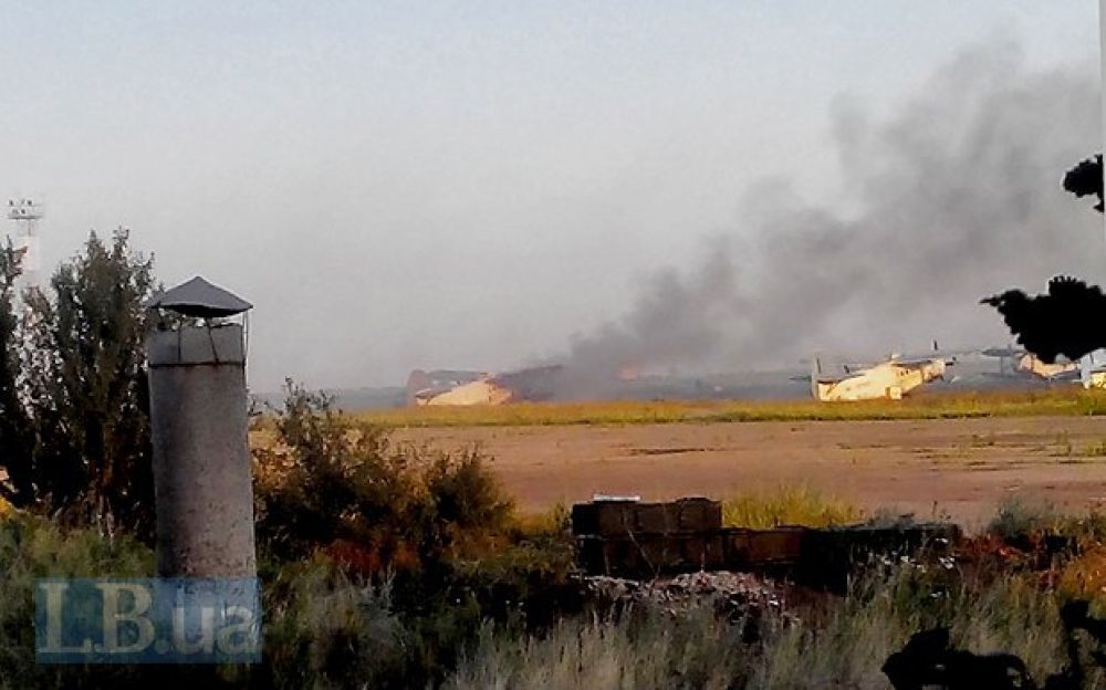 Луганский аэропорт после обстрелов