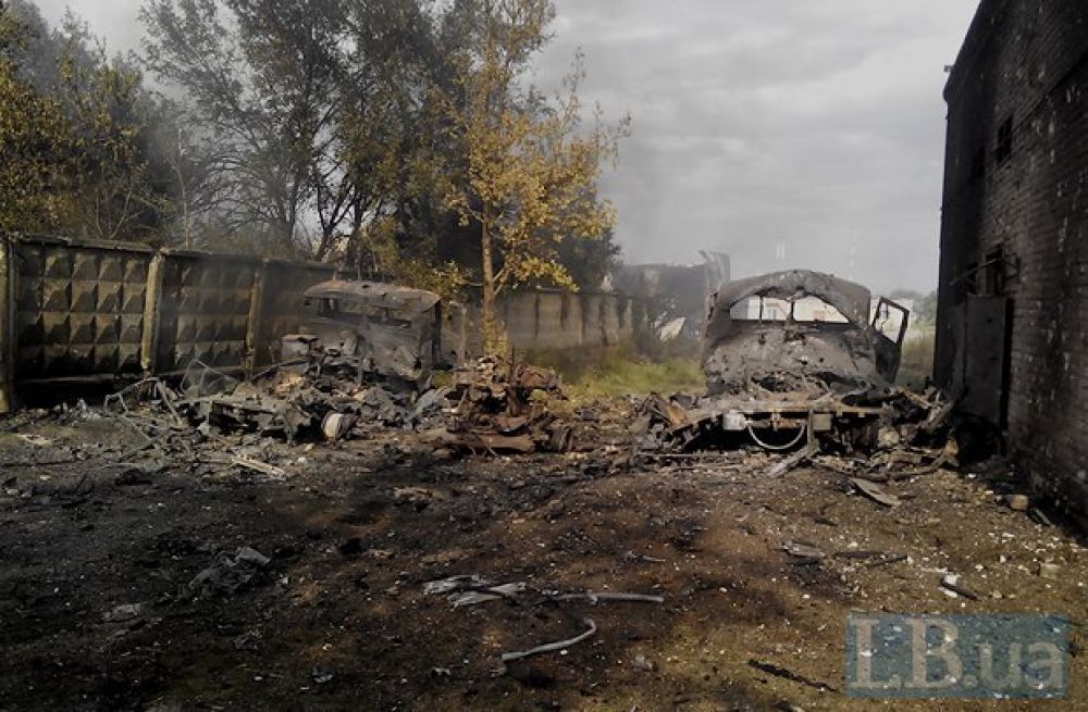 Луганский аэропорт после обстрелов