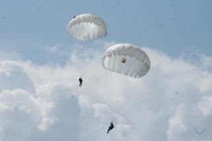 Десантники тренируются в Украине