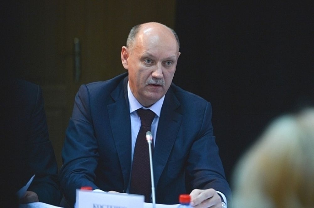 Первый вице-губернатор Приморья Костенко пообещал заняться решением житейских проблем дальнегорцев.