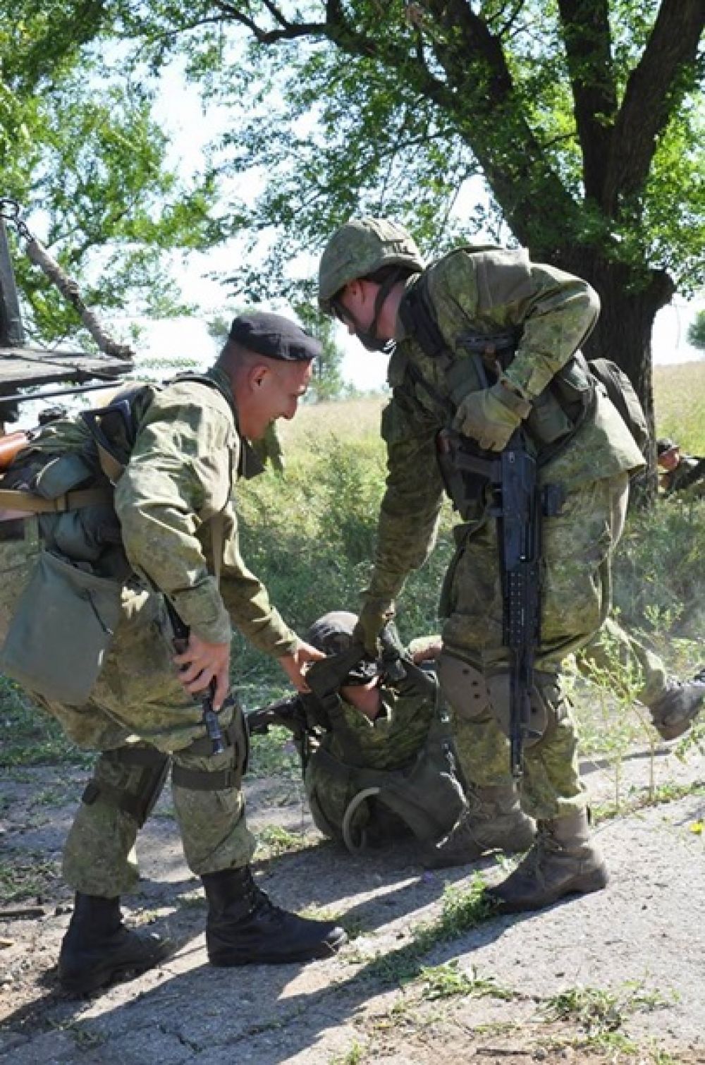 Учения морской пехоты и танковых войск на военном полигоне вблизи Болграда