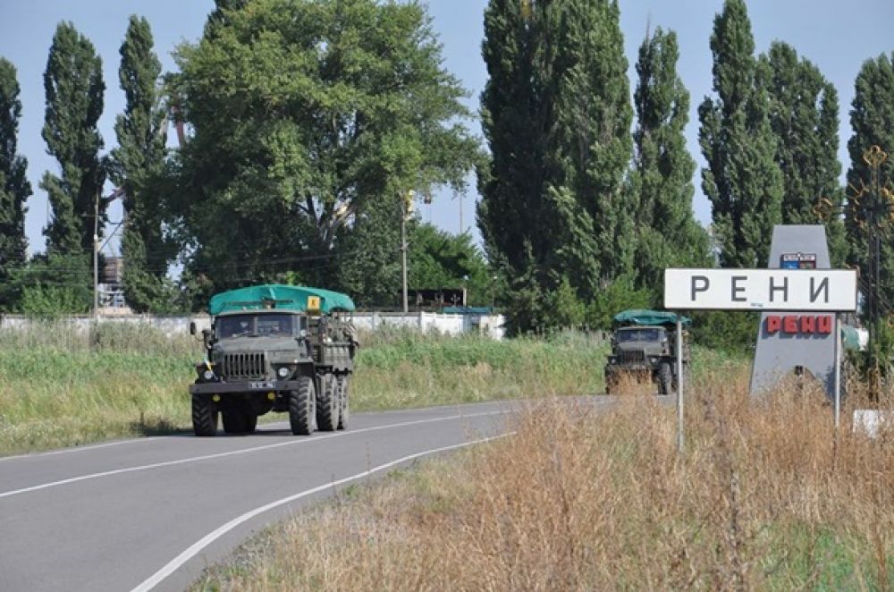 Учения морской пехоты и танковых войск на военном полигоне вблизи Болграда