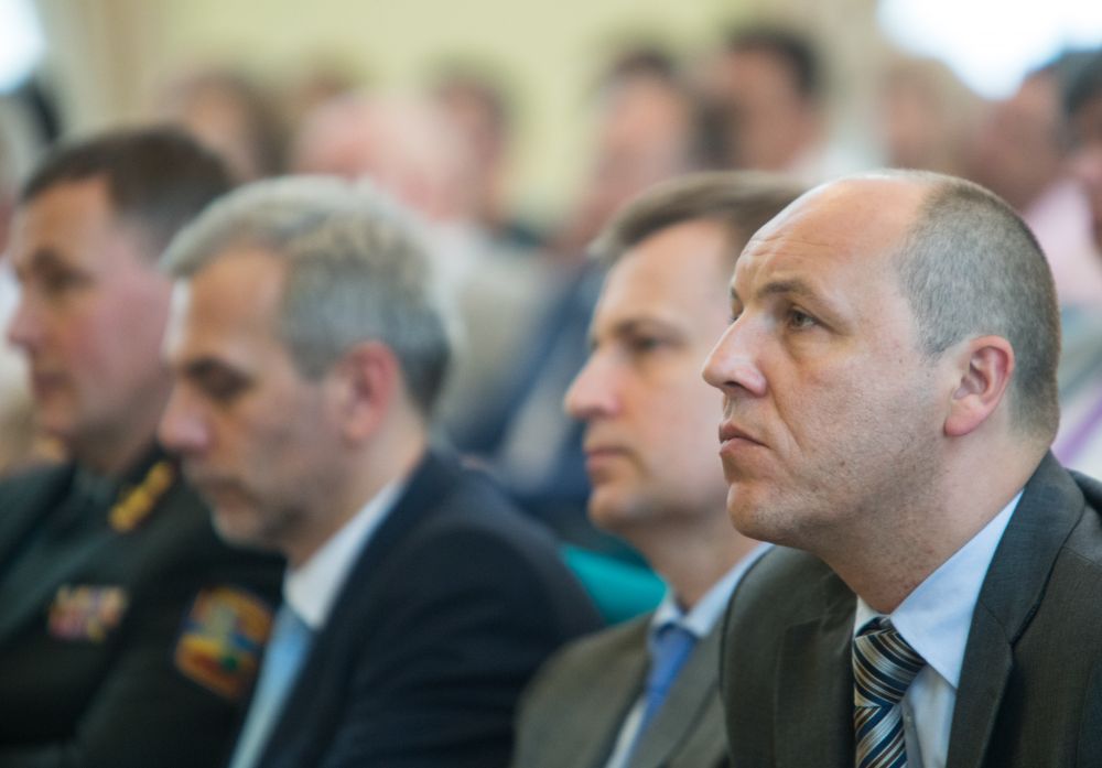 Петр Порошенко встретился с волонтерами