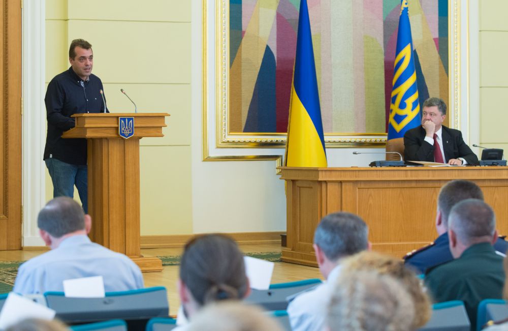 Петр Порошенко встретился с волонтерами
