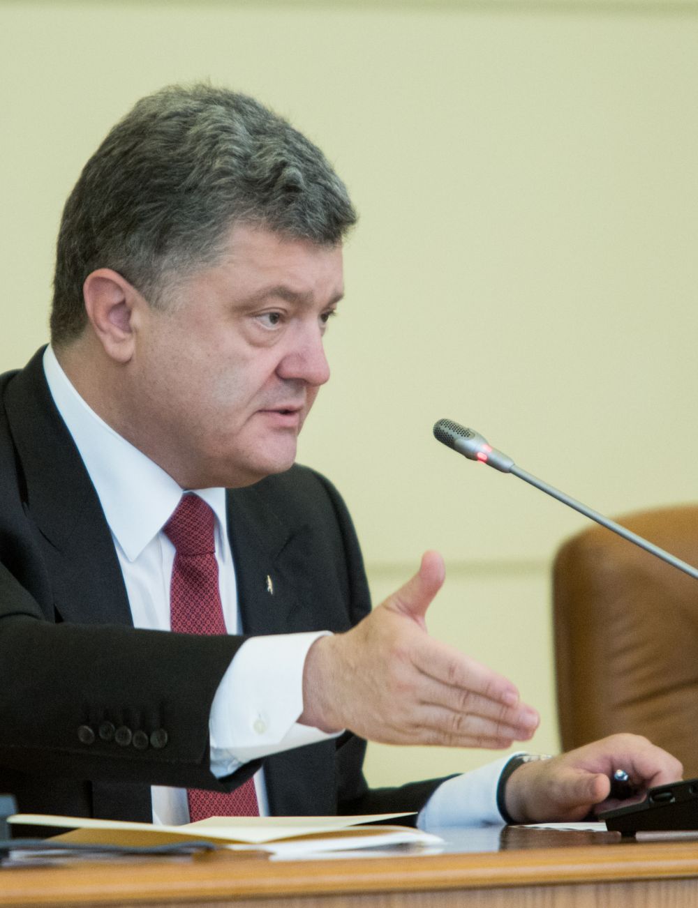 Петр Порошенко встретился с волонтерами