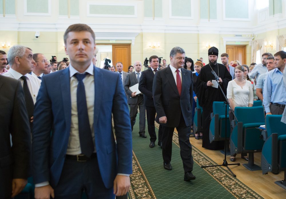 Петр Порошенко встретился с волонтерами