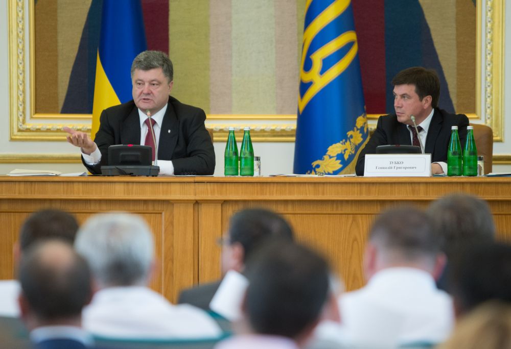 Петр Порошенко встретился с волонтерами