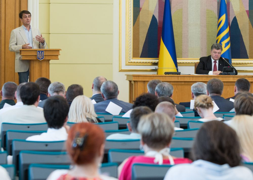 Петр Порошенко встретился с волонтерами