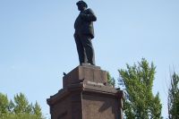Памятник Ленин