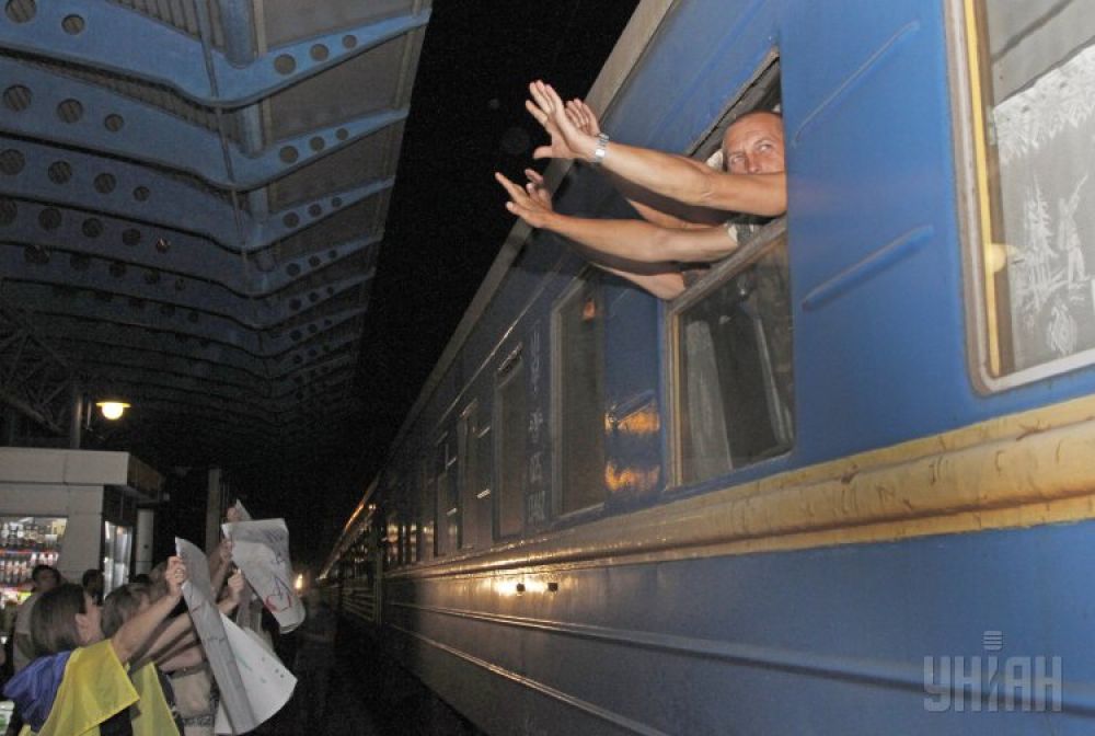 Как девушки встречали военных из зоны АТО в Киеве