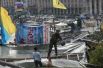 После смены власти в Киеве, в ряде восточных регионов страны вспыхнули акции протеста – жители не признавали правительство Арсения Яценюка. Тем временем, на Майдане Незалежности продолжал действовать палаточный городок.