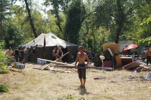 Майдан переехал на Труханов остров
