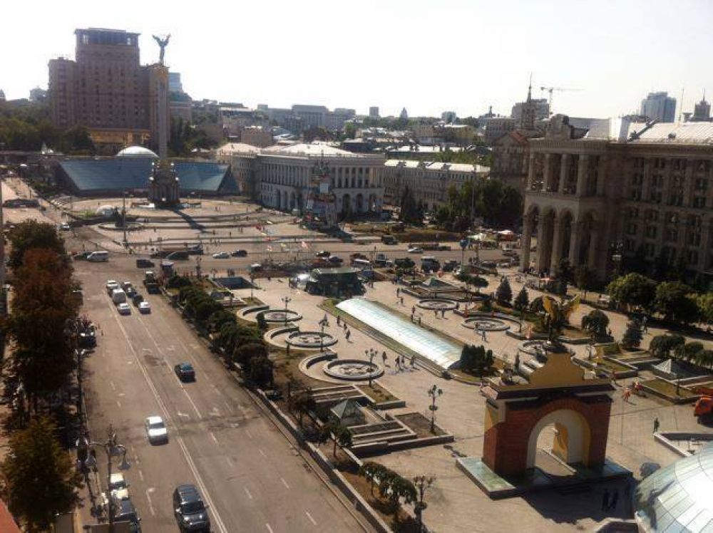 Майдан переехал на Труханов остров