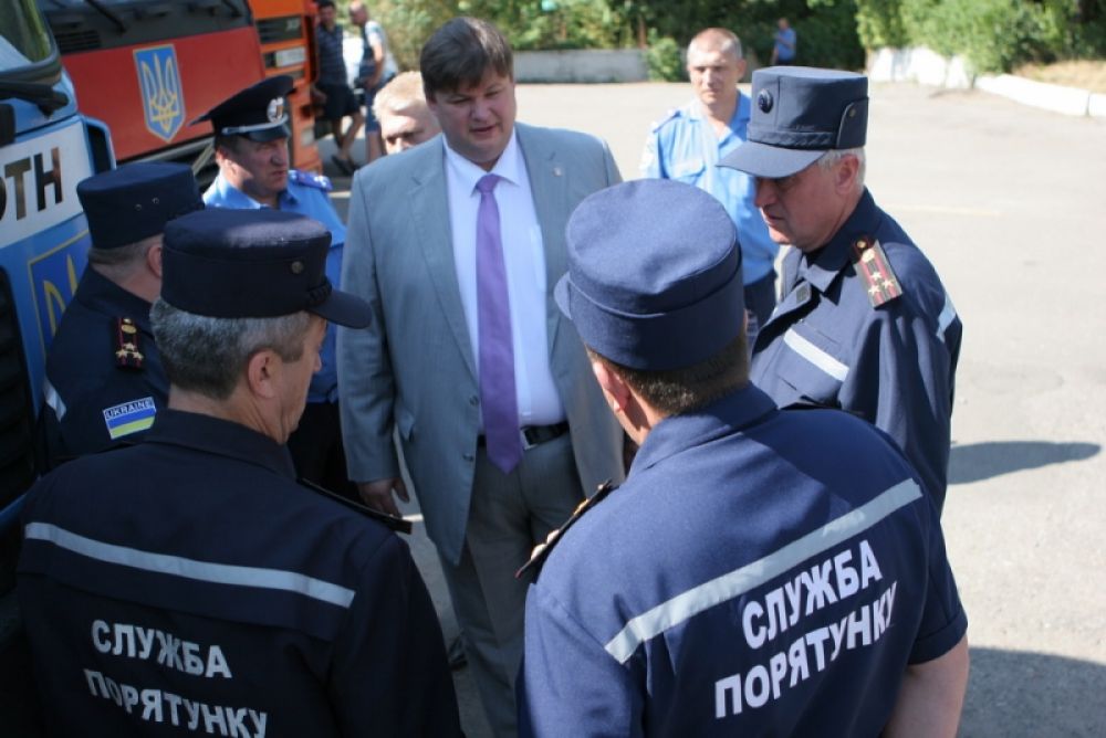 Власти Украины отправили гуманитарную помощь на Донбасс