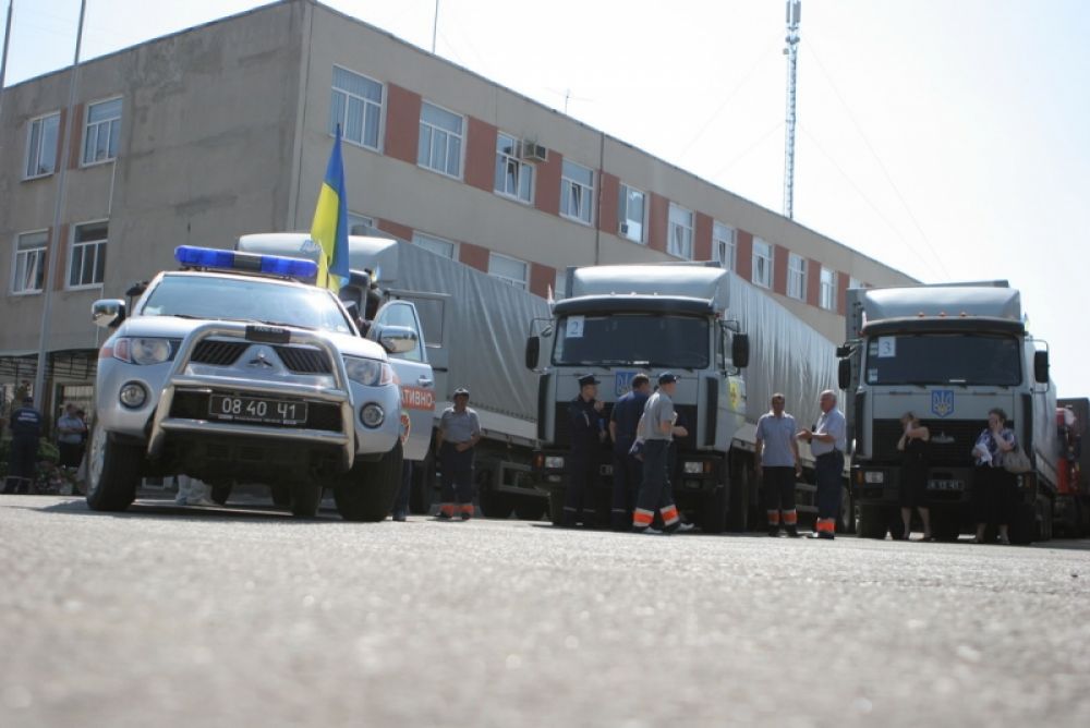 Власти Украины отправили гуманитарную помощь на Донбасс