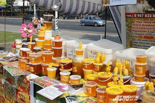 Пчелиный воск тоже пользуется спросом, наравне с мёдом.