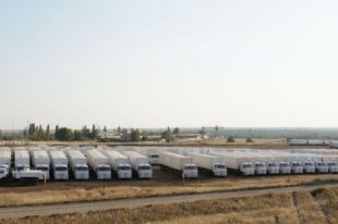 Колонна грузовиков с гуманитарной помощью