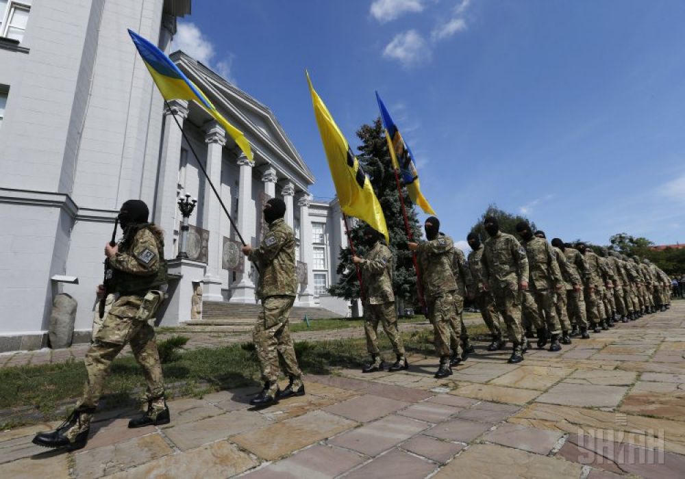 Бойцов батальона «Азов» провожали в зону АТО