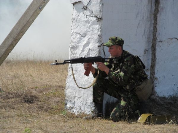 На полигоне под Одессой обучают военнообязанных