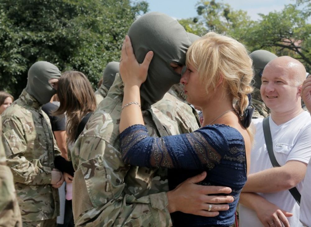 Бойцов батальона «Азов» провожали в зону АТО