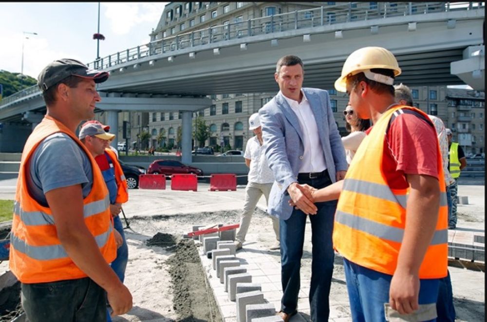 Развязка на Почтовой площади для проезда транспорта полностью открыта