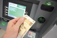 Количество платежей через банкоматы растет.