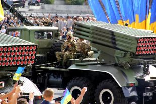 Военный парад ко Дню Независимости Украины в Киеве