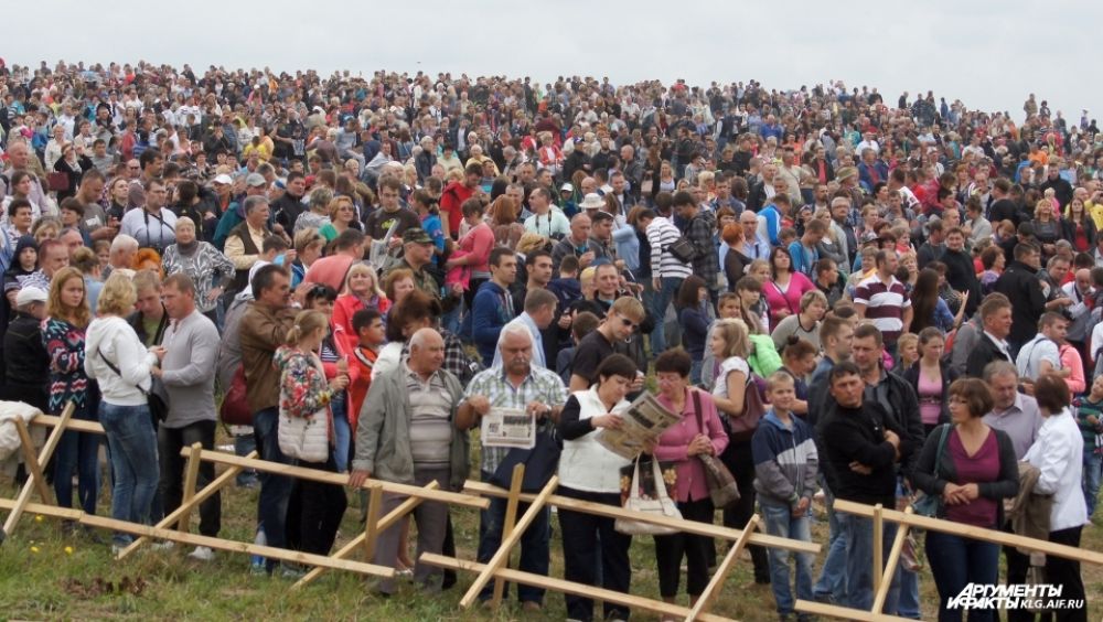 По предварительным подсчетам, реконструкция Гумбинненского сражения в 2014 году собрала не менее 70 тысяч зрителей, что более чем в три раза превысило показатель прошлогоднего фестиваля. Для сравнения: на крупнейшей в России военно-исторической реконструкции Бородинского сражения, которая проходит на месте знаменитой битвы 1812 года в Можайском районе Московской области, в прошлом году присутствовало более восьми тысяч посетителей.